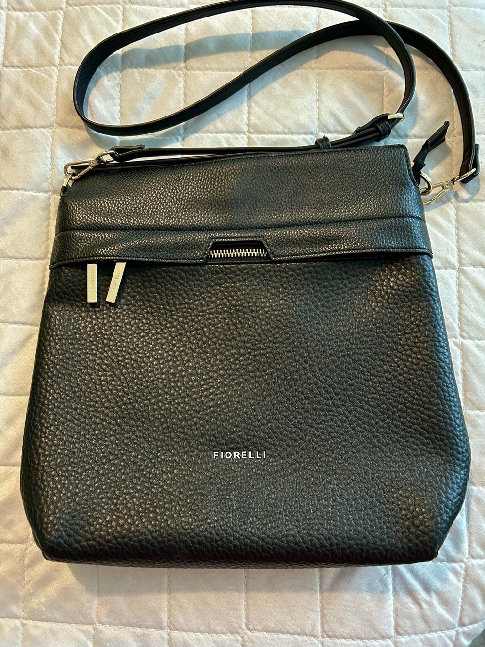 Fiorello cross body bag pebbled vegan leather. 11x11.